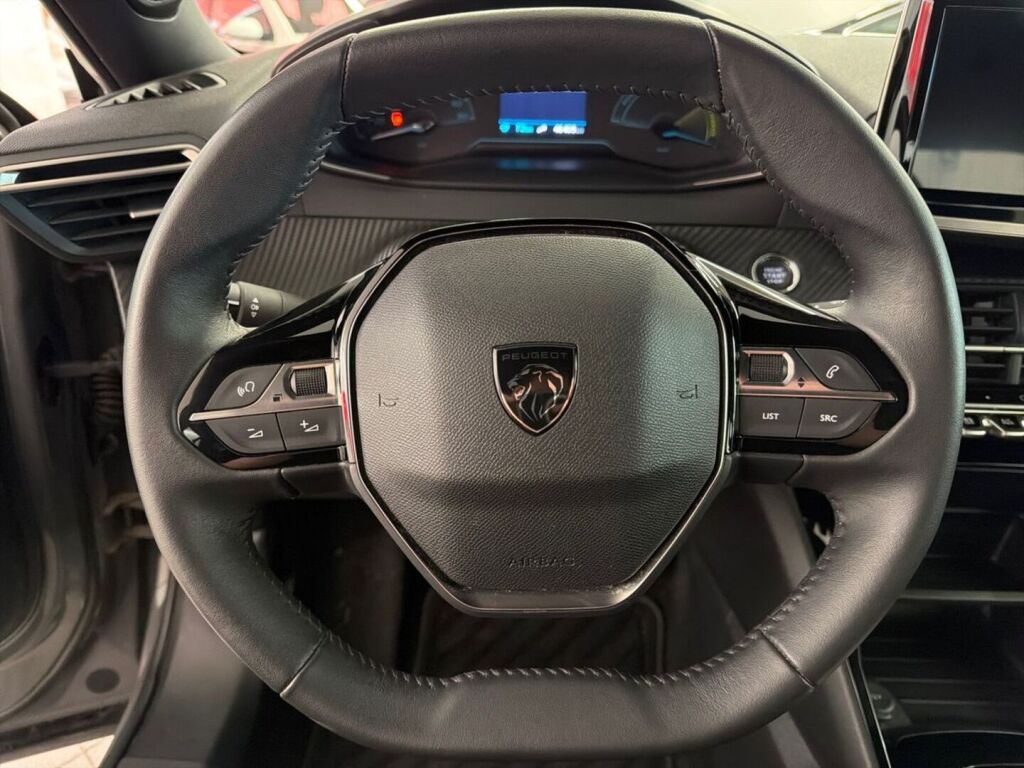 Peugeot e-2008 2024 Harmaa