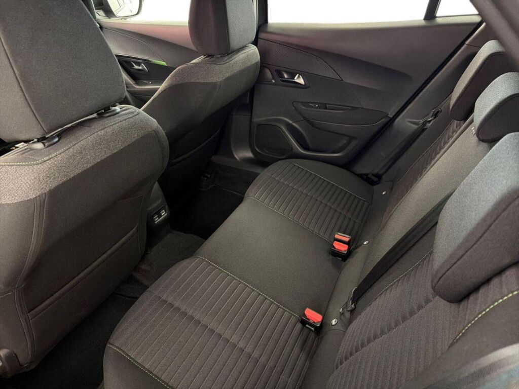Peugeot e-2008 2024 Harmaa