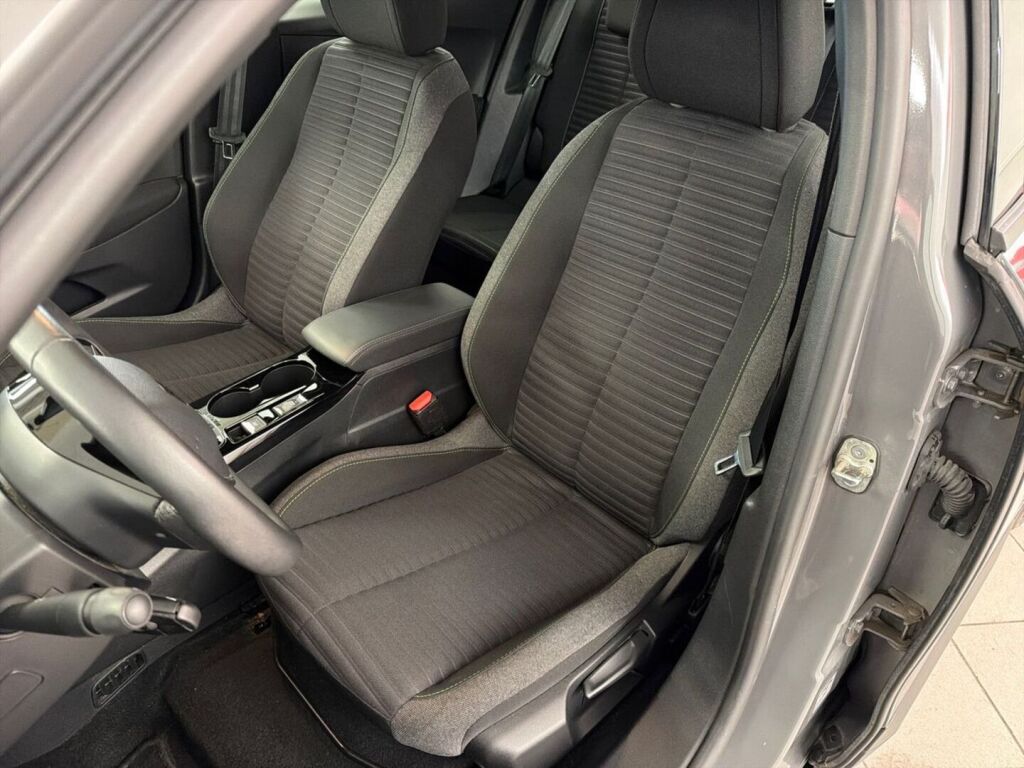 Peugeot e-2008 2024 Harmaa
