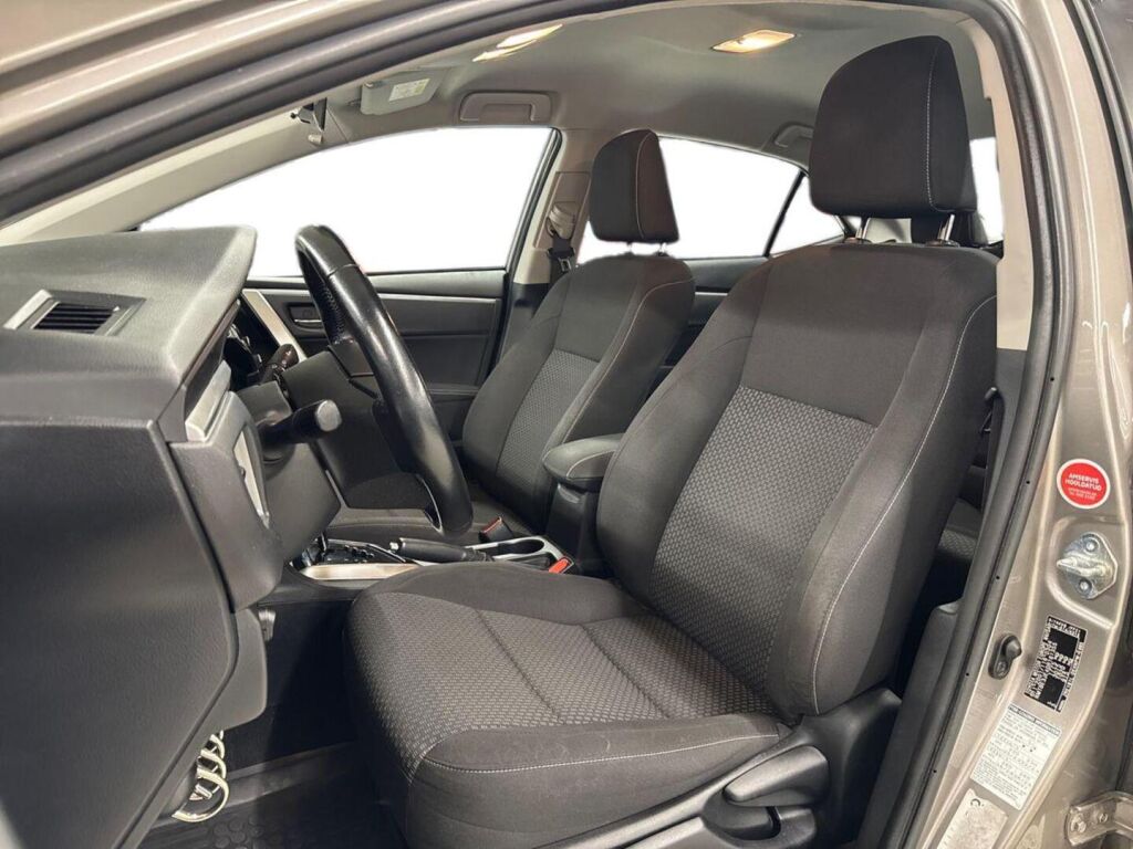 Toyota Corolla 2016 Ruskea (beige)