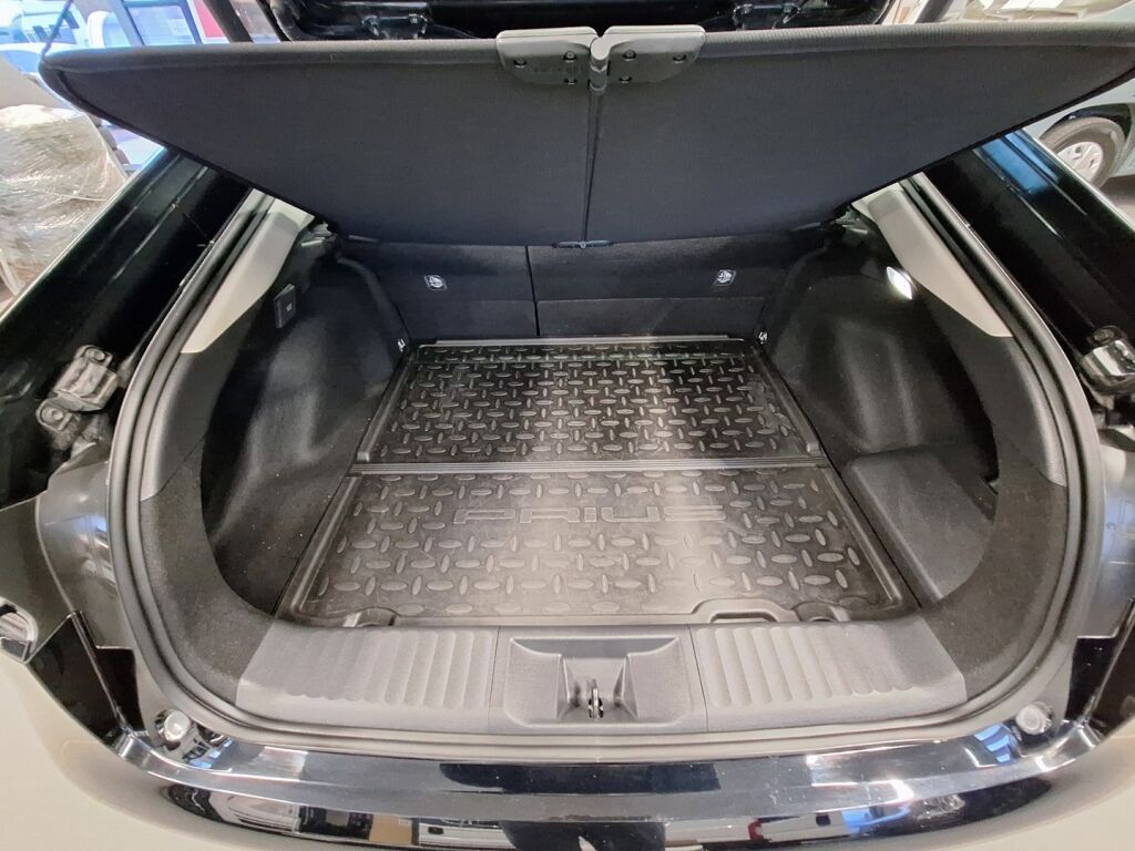 Toyota Prius 2023 Musta