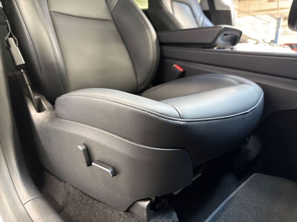 Tesla Model Y 2023 Valkoinen