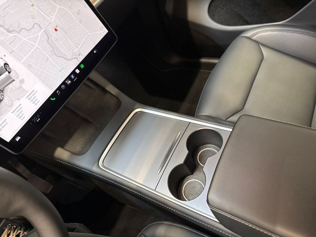 Tesla Model Y 2023 Valkoinen