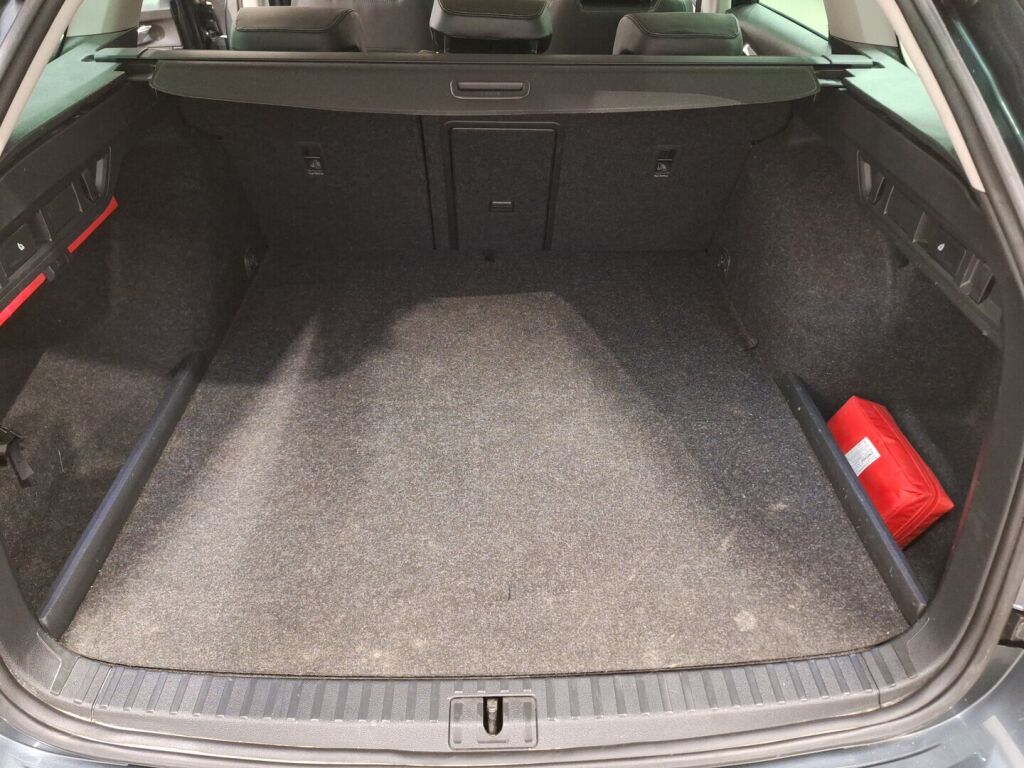 Skoda Octavia 2021 Harmaa