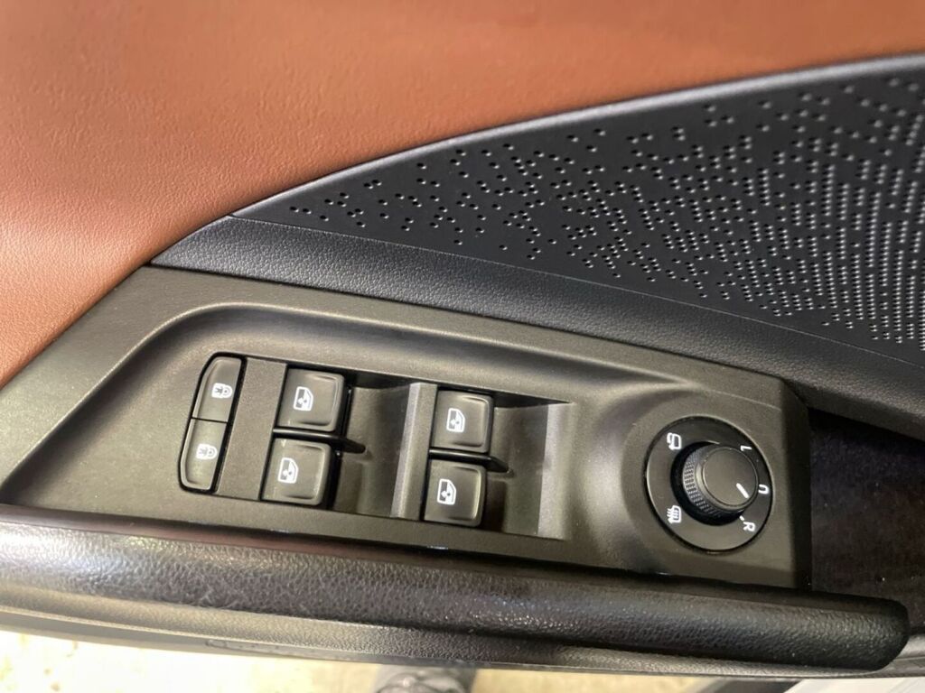 Skoda Enyaq 2021 Valkoinen
