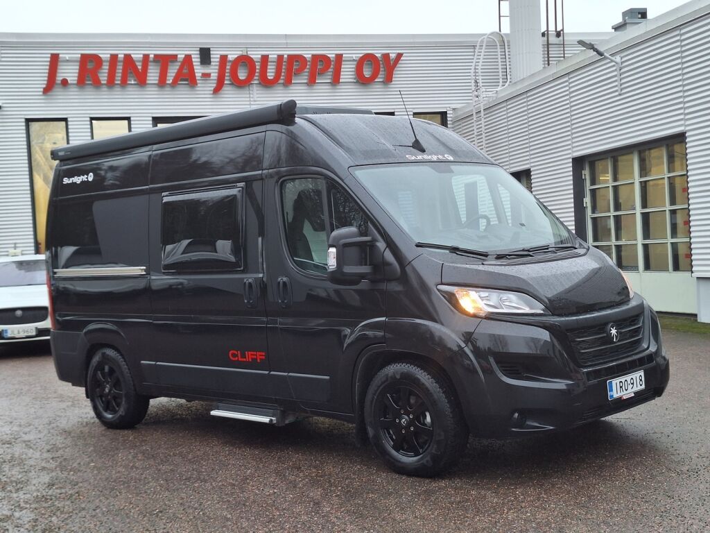 Sunlight Cliff VAN 540 2023 Musta