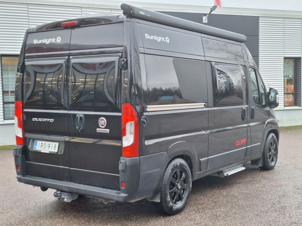 Sunlight Cliff VAN 540 2023 Musta