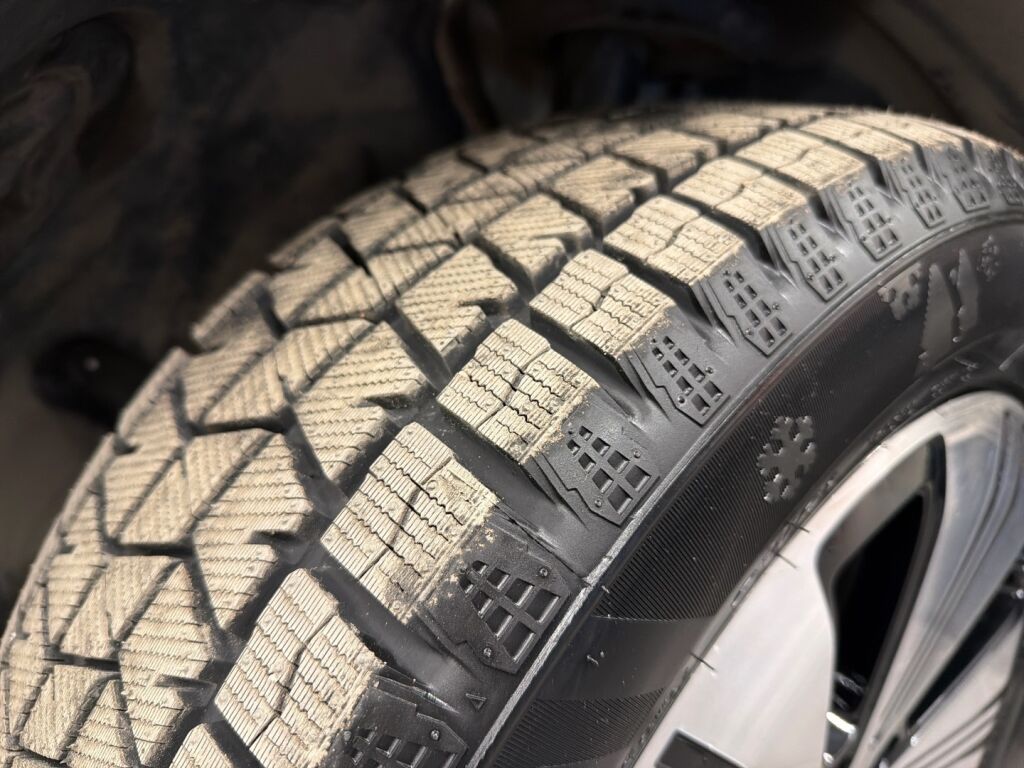 Mercedes-Benz EQB 2022 Valkoinen