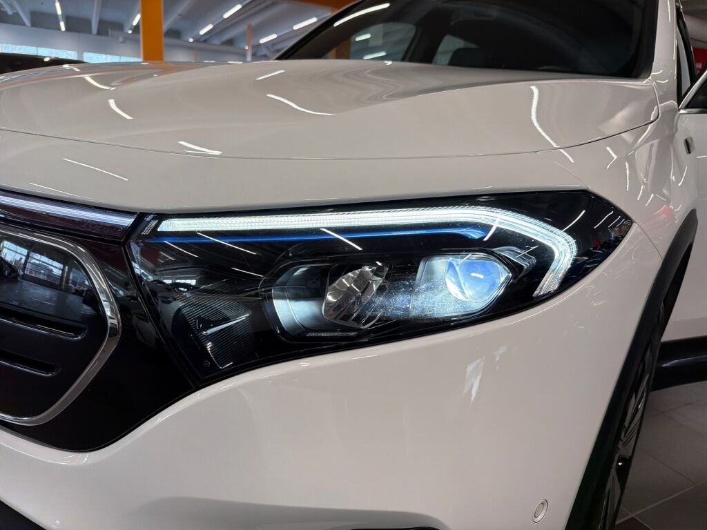 Mercedes-Benz EQB 2022 Valkoinen