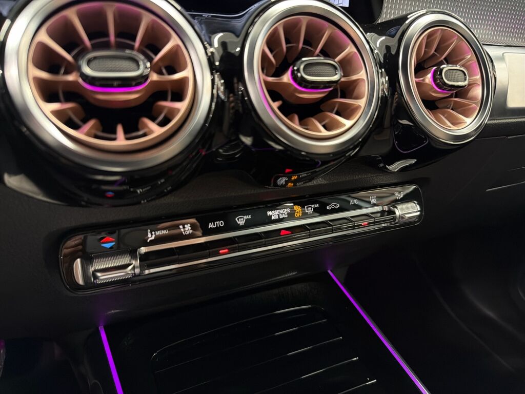 Mercedes-Benz EQB 2022 Valkoinen