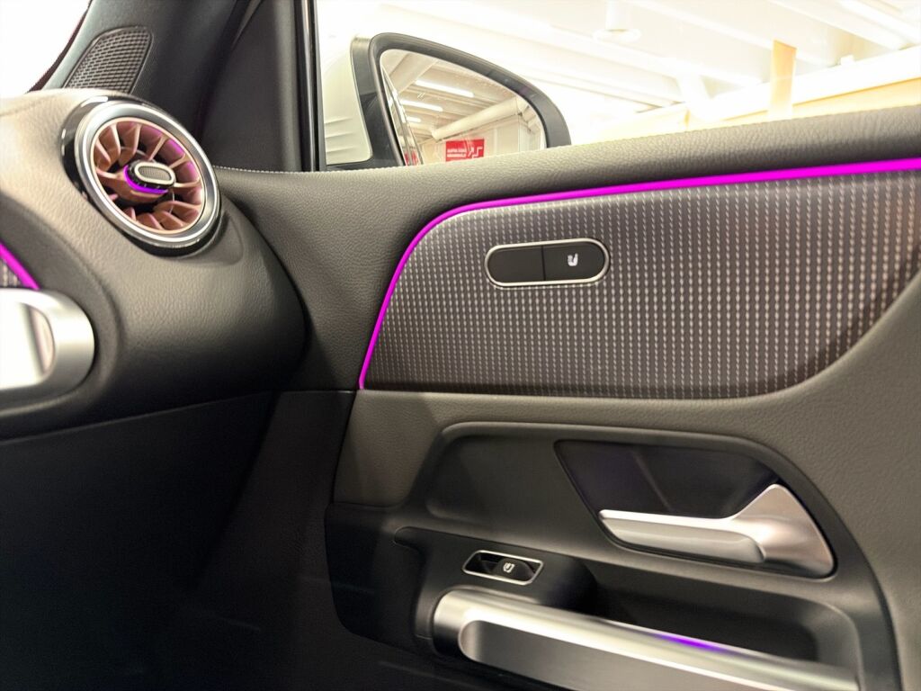 Mercedes-Benz EQB 2022 Valkoinen