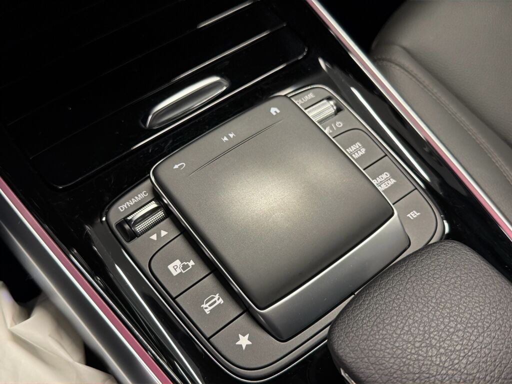 Mercedes-Benz EQB 2022 Valkoinen