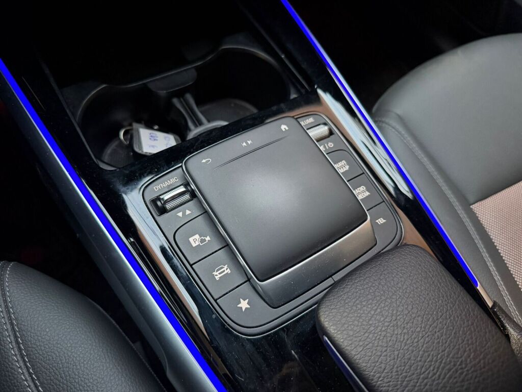 Mercedes-Benz EQB 2022 Valkoinen