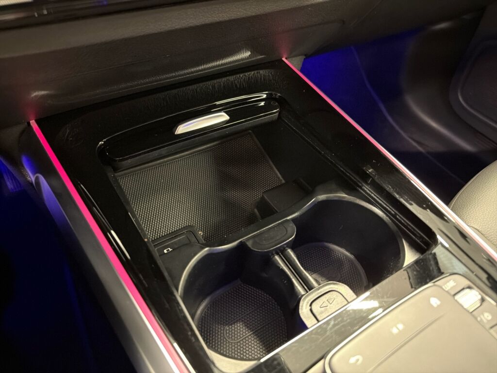 Mercedes-Benz EQB 2022 Valkoinen