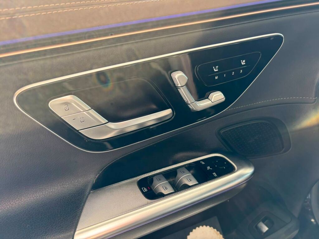 Mercedes-Benz EQE 2023 Musta