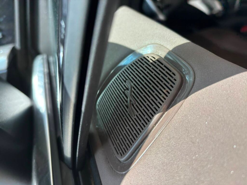 Mercedes-Benz EQE 2023 Musta