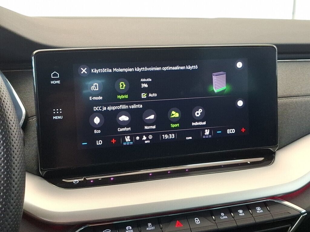 Skoda Octavia 2021 Musta