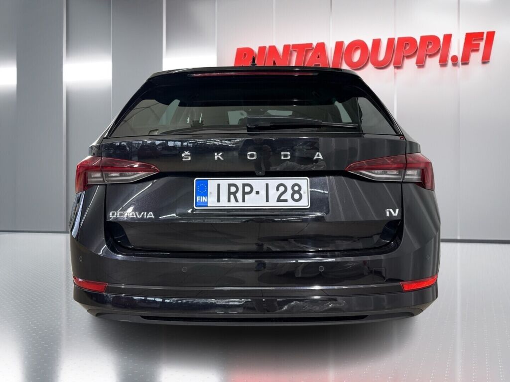 Skoda Octavia 2021 Musta