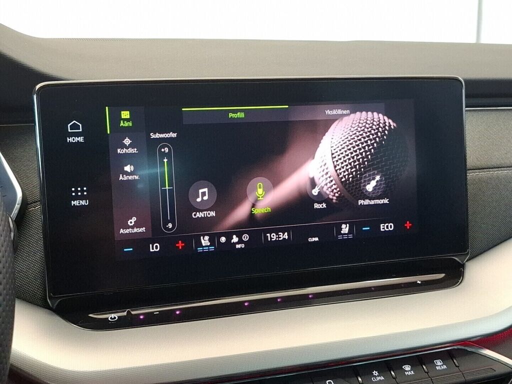 Skoda Octavia 2021 Musta