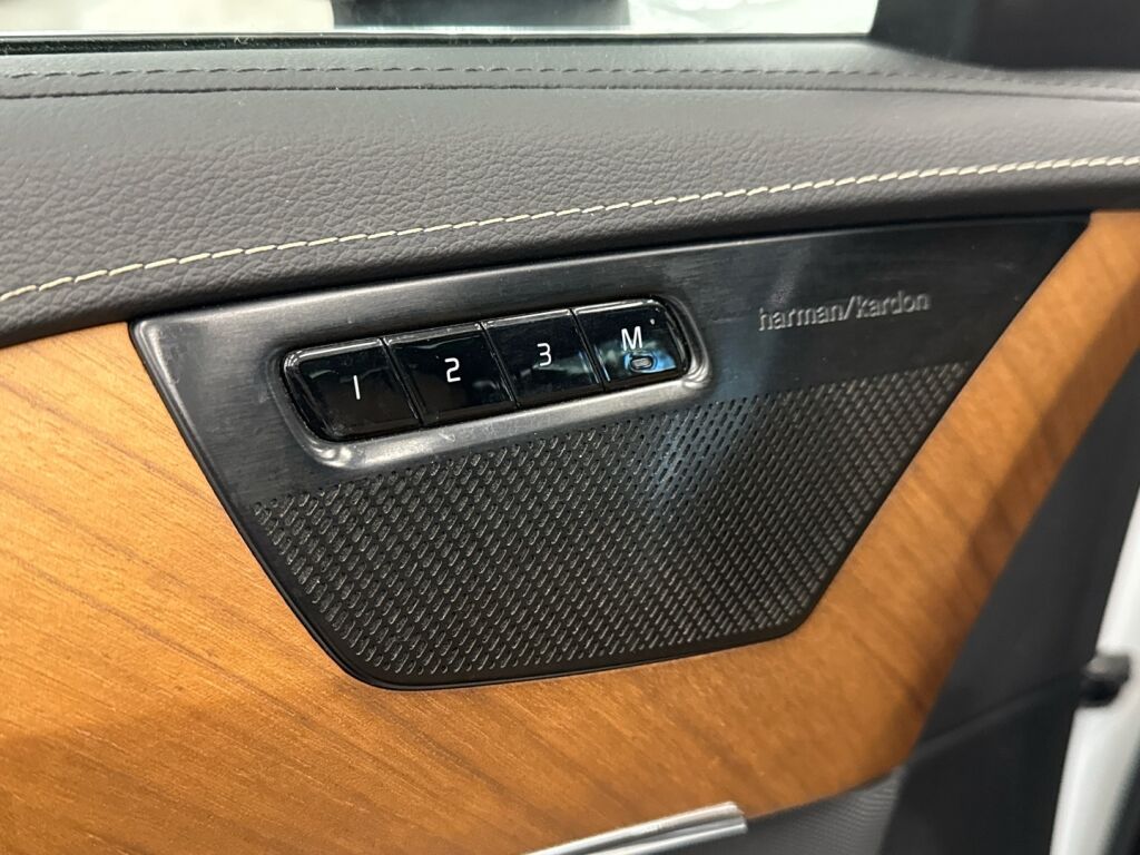Volvo XC90 2020 Valkoinen