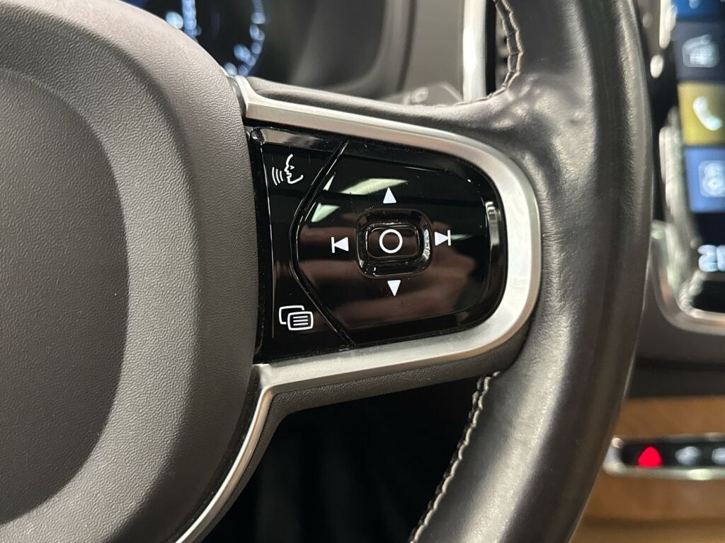 Volvo XC90 2020 Valkoinen