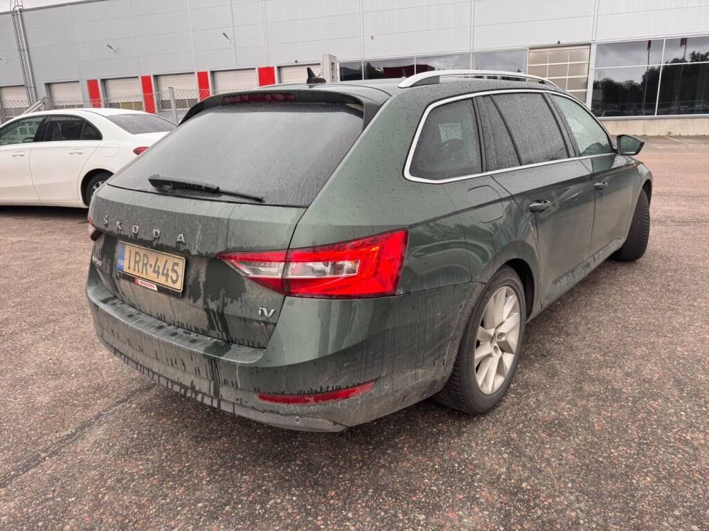 Skoda Superb 2020 Vihreä