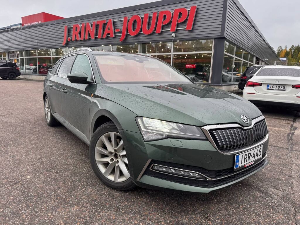 Skoda Superb 2020 Vihreä