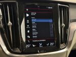 Volvo V60 2021 Musta