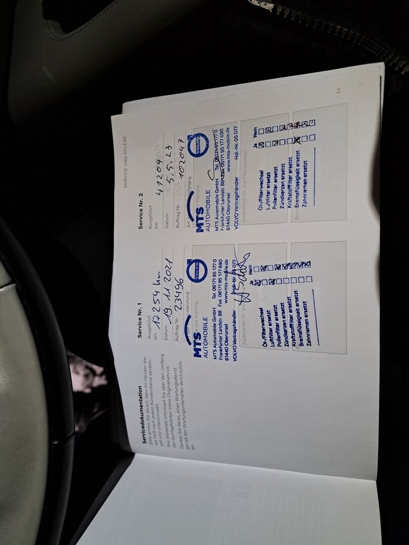 Volvo V60 2021 Musta