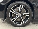 Volvo V60 2021 Musta