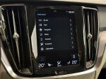 Volvo V60 2021 Musta
