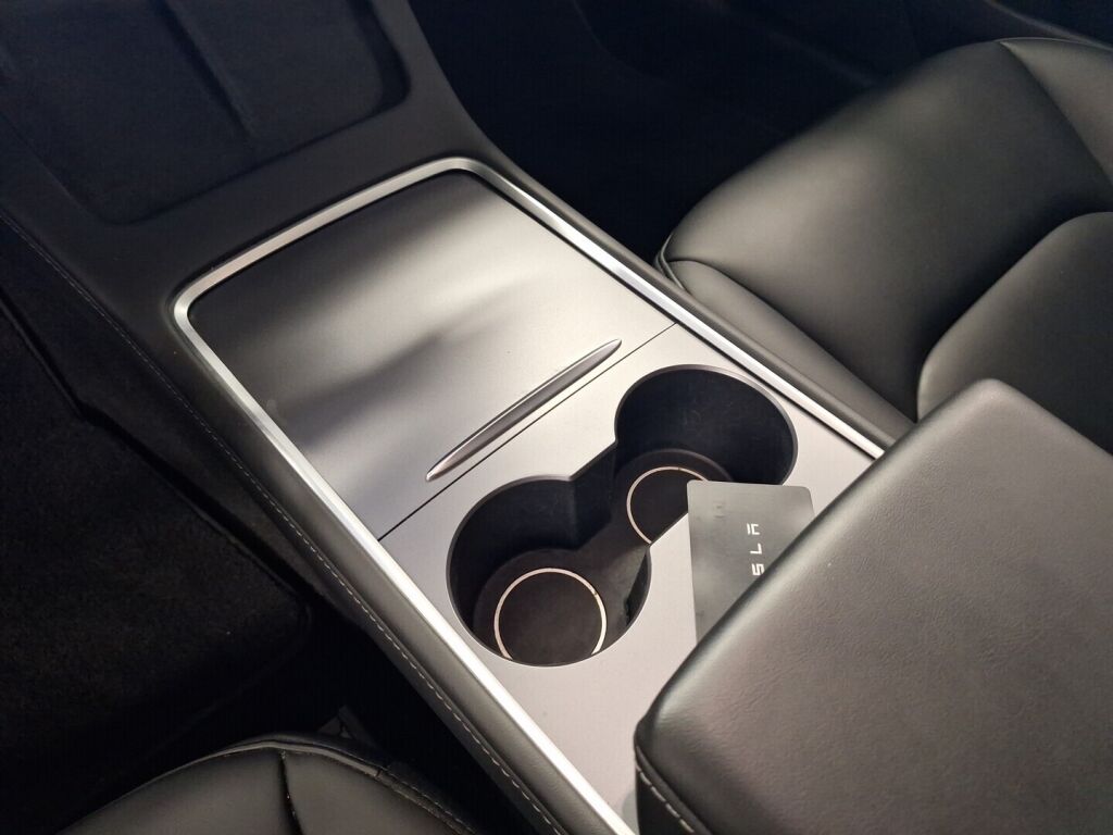 Tesla Model 3 2021 Valkoinen