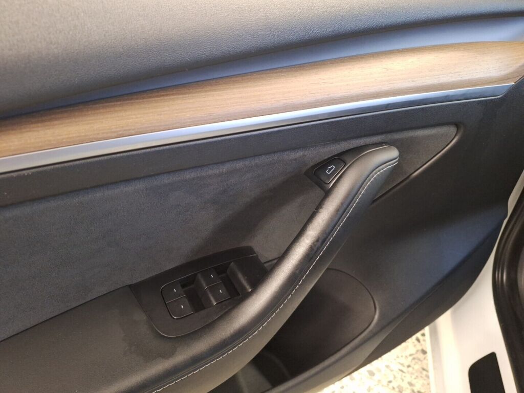 Tesla Model 3 2021 Valkoinen