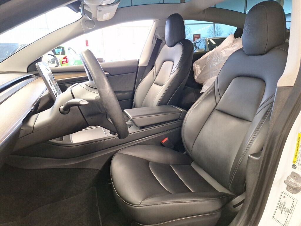 Tesla Model 3 2021 Valkoinen