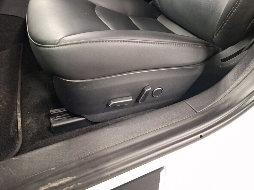 Tesla Model 3 2021 Valkoinen