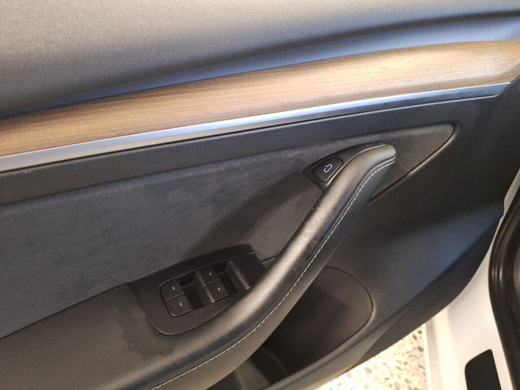 Tesla Model 3 2021 Valkoinen