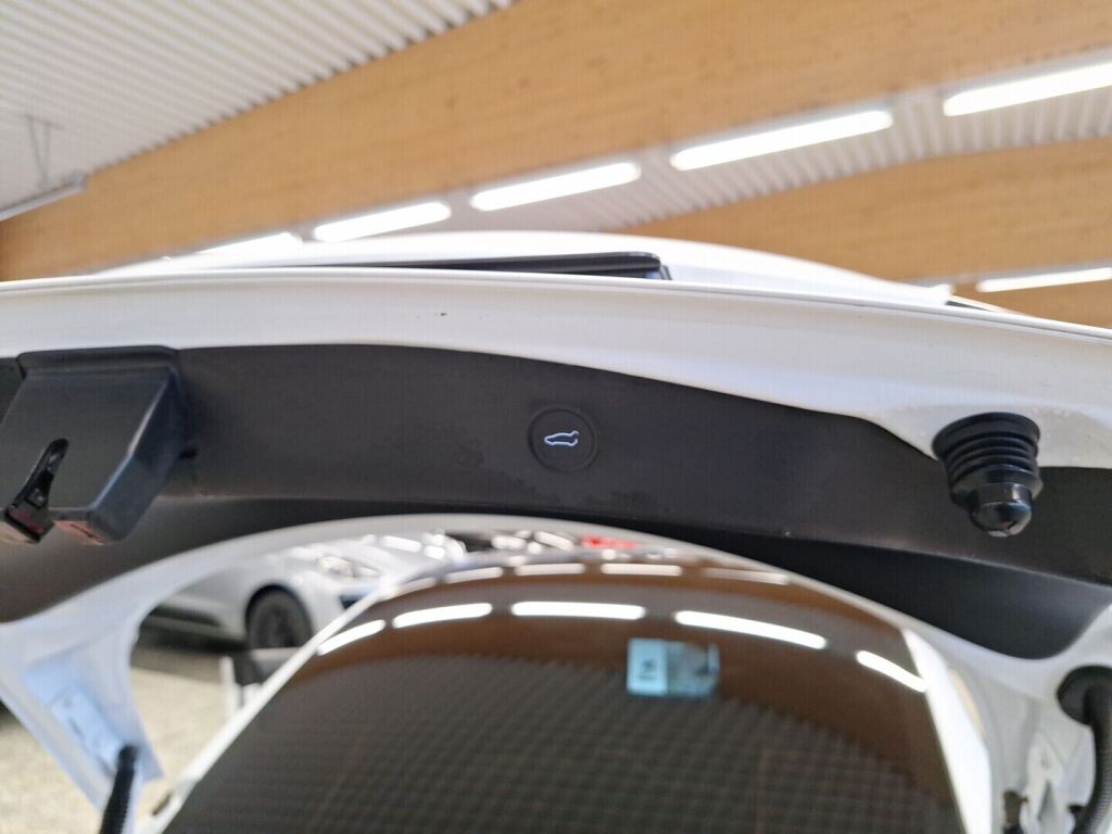 Tesla Model 3 2021 Valkoinen