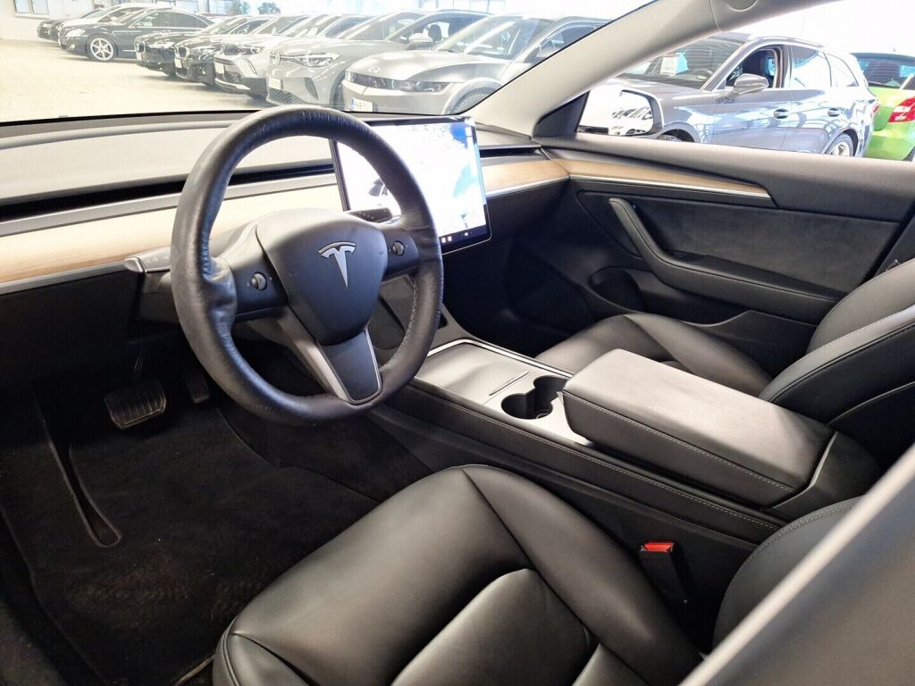 Tesla Model 3 2021 Valkoinen