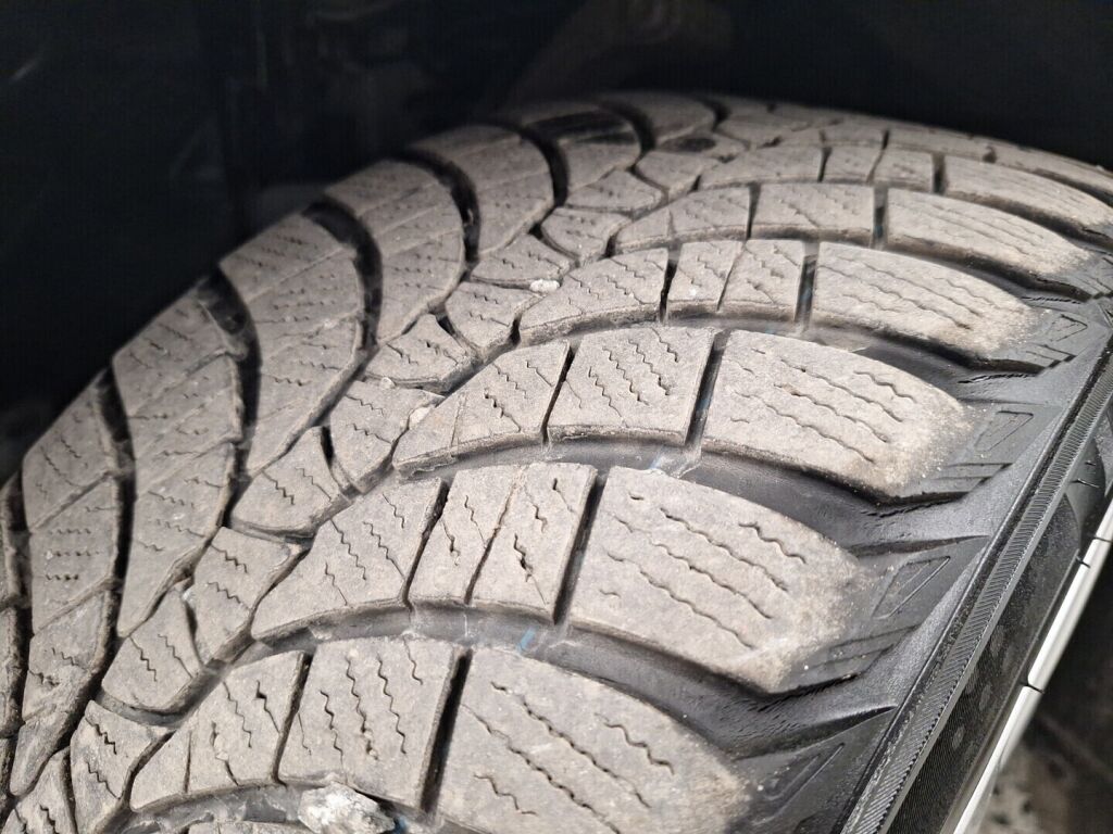 Tesla Model 3 2021 Valkoinen