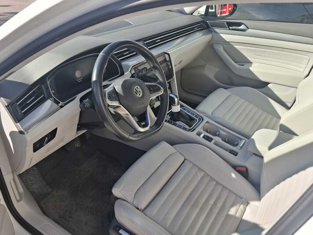 Volkswagen Passat 2020 Valkoinen