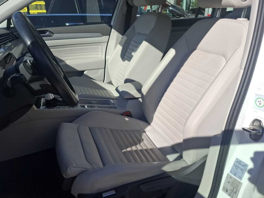 Volkswagen Passat 2020 Valkoinen