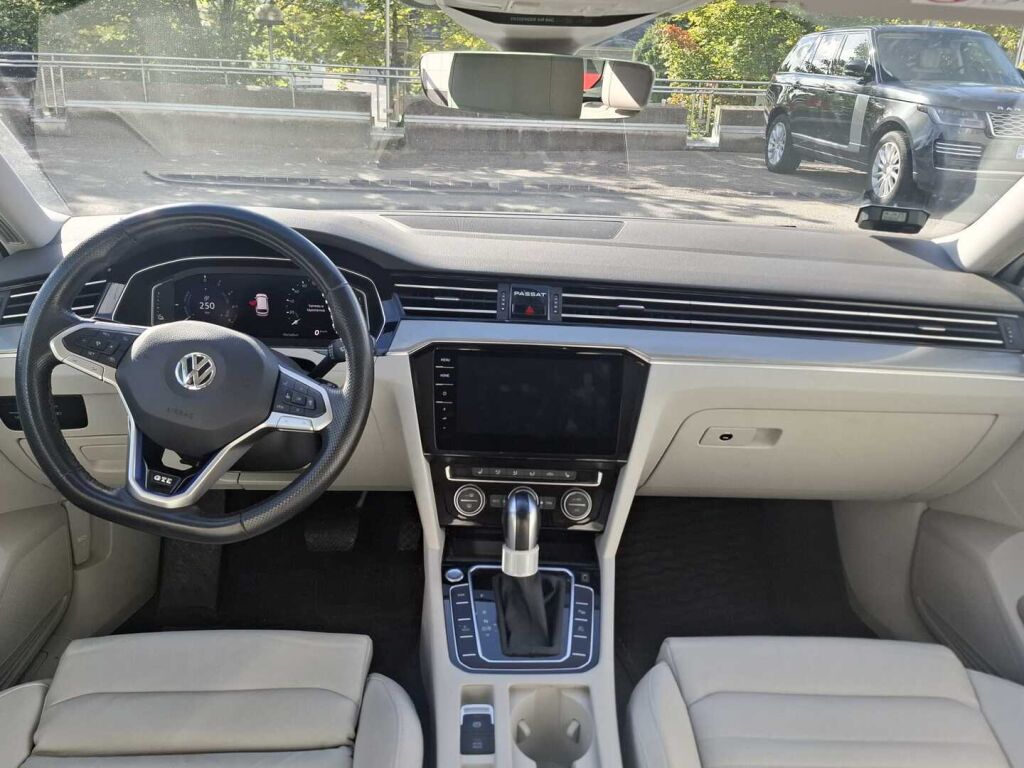 Volkswagen Passat 2020 Valkoinen