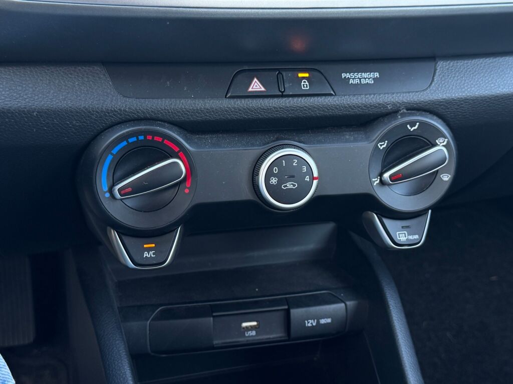 Kia Stonic 2024 Harmaa
