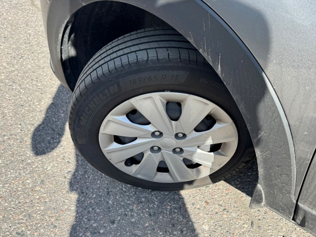 Kia Stonic 2024 Harmaa