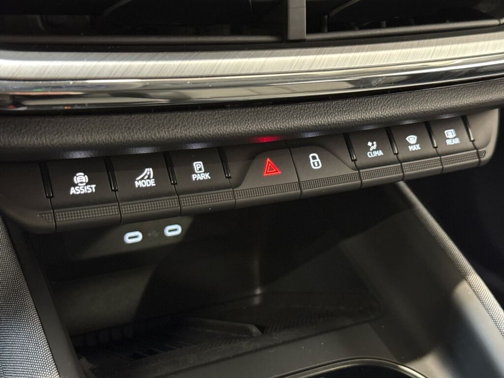 Skoda Enyaq 2024 Musta