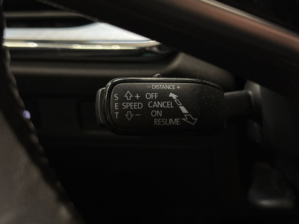 Skoda Enyaq 2024 Musta