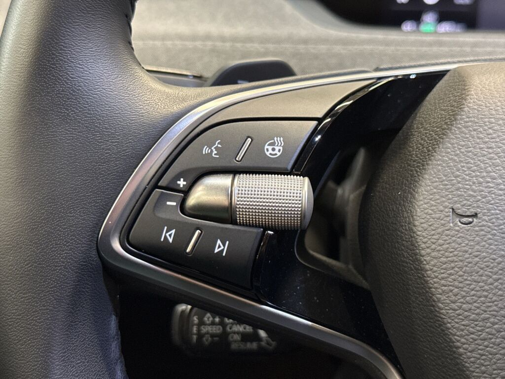 Skoda Enyaq 2024 Musta