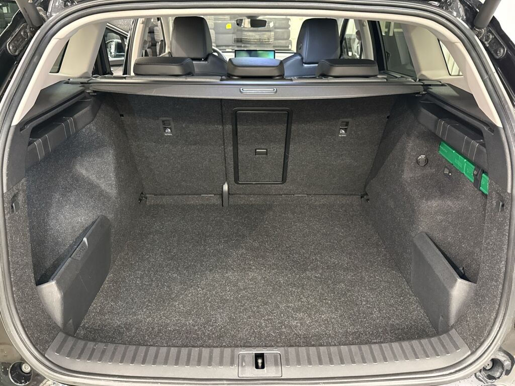 Skoda Enyaq 2024 Musta