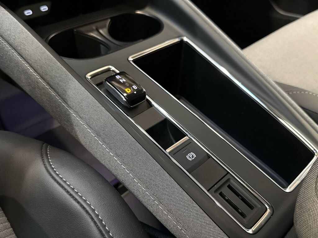 Skoda Enyaq 2024 Musta