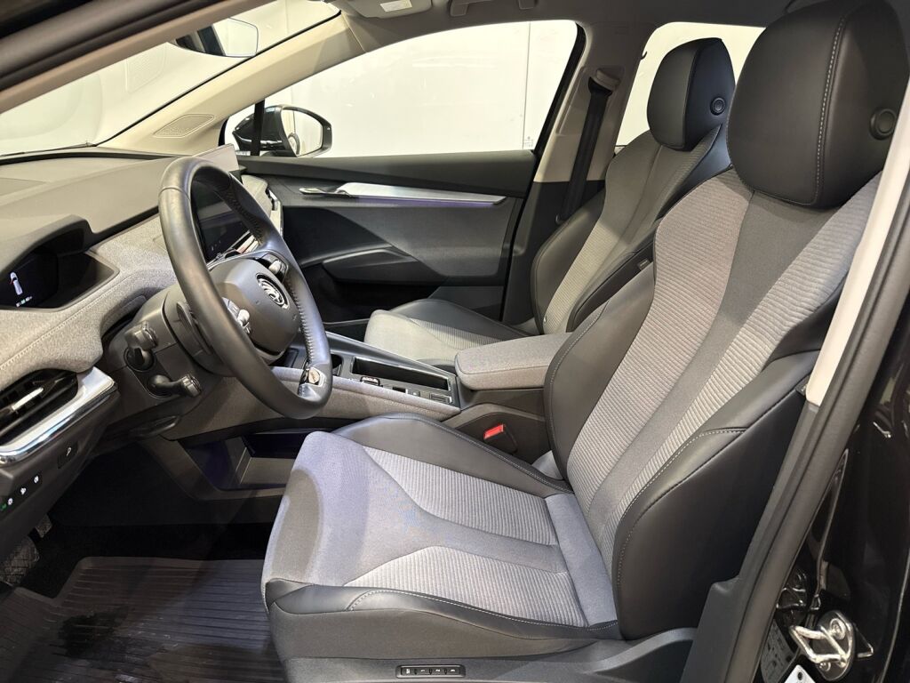 Skoda Enyaq 2024 Musta